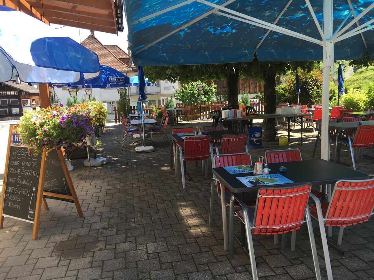 Hotel Restaurant Raben Linthal Exterior foto