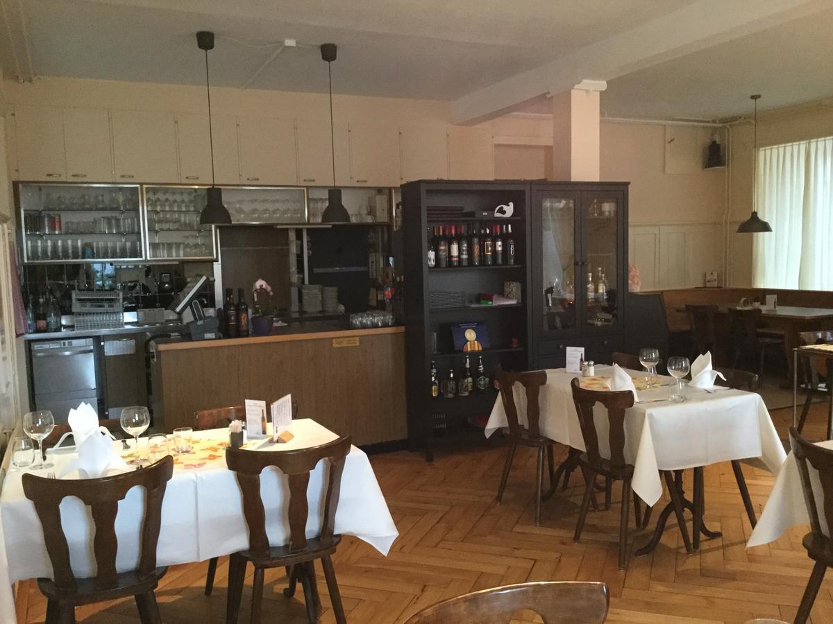 Hotel Restaurant Raben Linthal Exterior foto